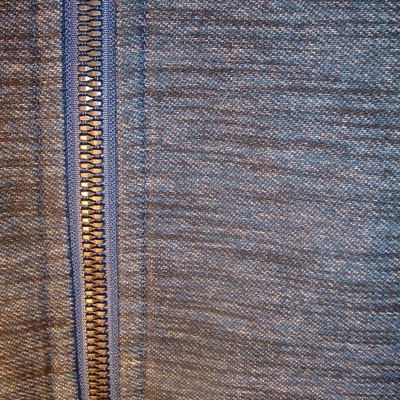 Lululemon Define Navy w/black shoulders Jacket Size 10 (denim-look spandex) - Picture 4 of 5